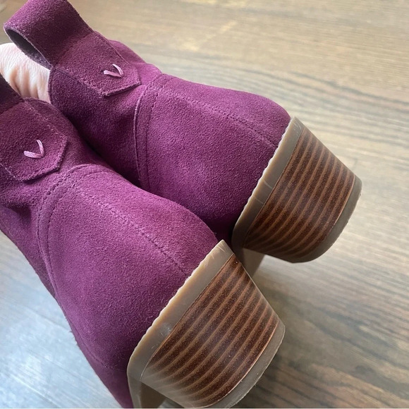 Vionic Vera Suede Ankle Boot - Picture 11 of 14